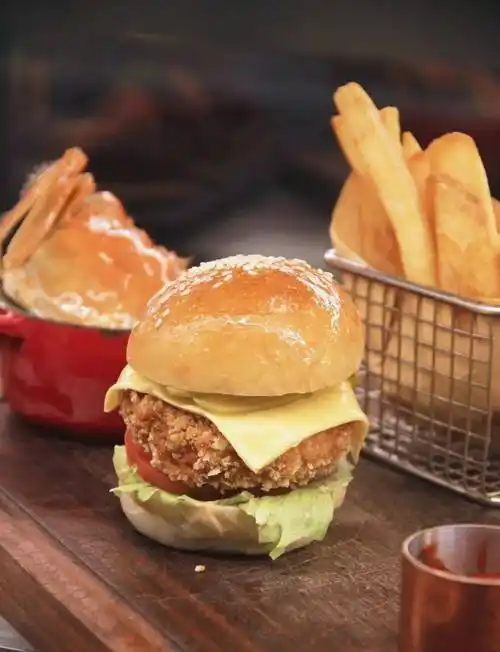 蟹肉汉堡fresh & delicious鲜香甜美沾上秘制酱汁原汁原味,绵密柔润