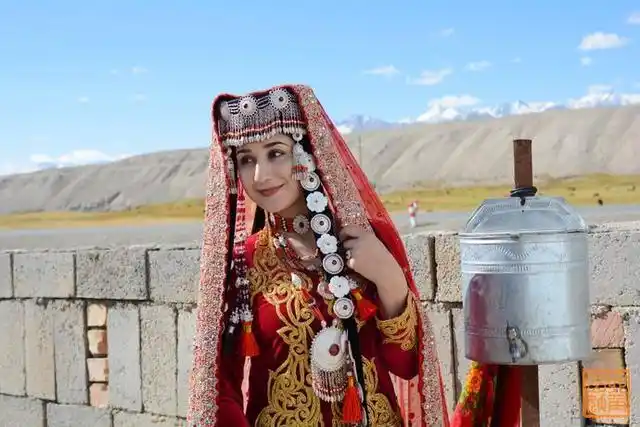 生活着我国唯一白种人,美女也多|帕米尔高原|塔吉克族|新疆_新浪新闻