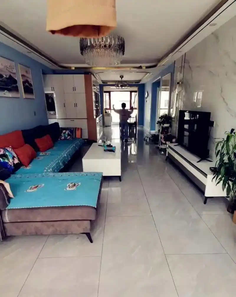 恕我直言!这房子的装修是我见过最丑的,没有之一!