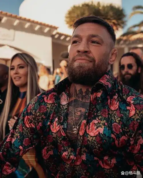 嘴炮康纳盛大的34岁生日宴会