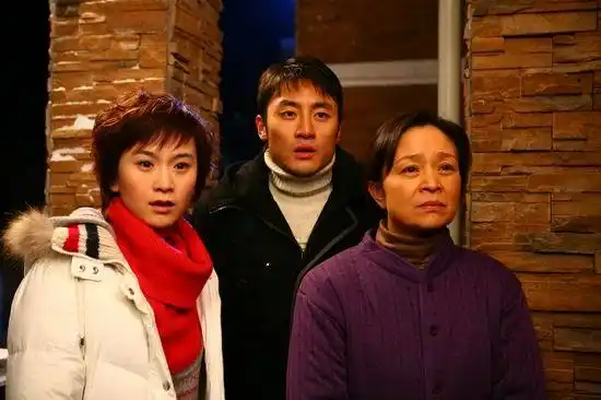 精彩剧照精彩剧照精彩剧照新浪娱乐讯 30集家庭伦理剧《中国家庭》第