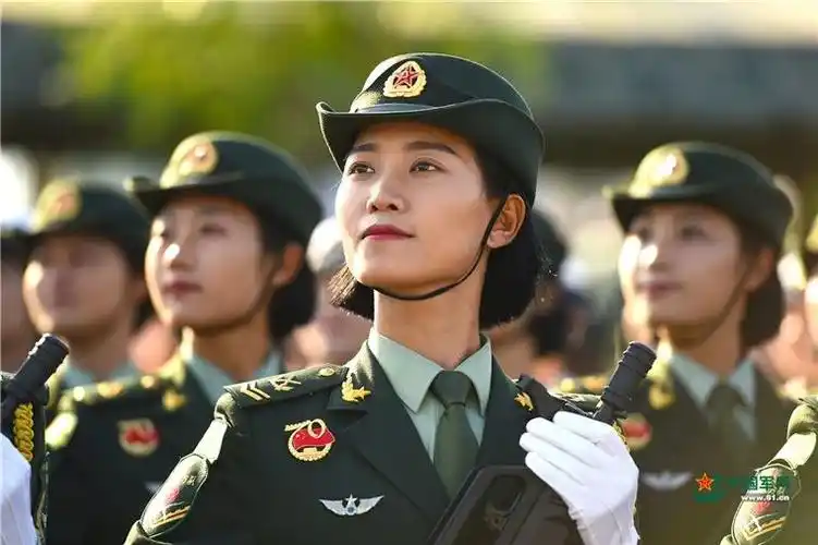 还记得国庆70周年盛大阅兵中 这些英姿飒爽的女兵吗?