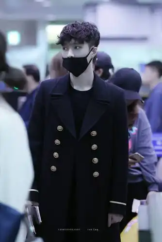 来品一品张艺兴的大佬范风衣穿搭～@努力努力再努力x