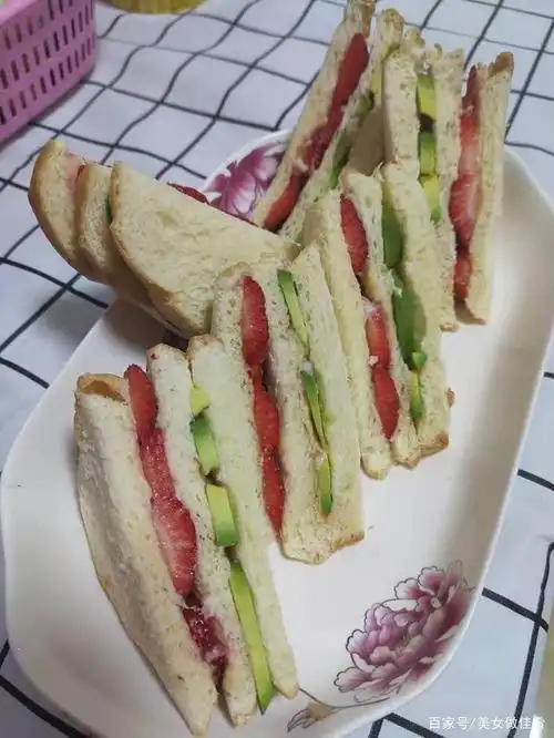 下午茶优选自制三明治,色香味美又营养,人人都会做