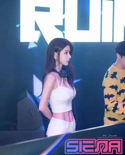 djsoda女神闺蜜你见过吗引领南韩潮流堪称夜店小野马网友纵欲过度