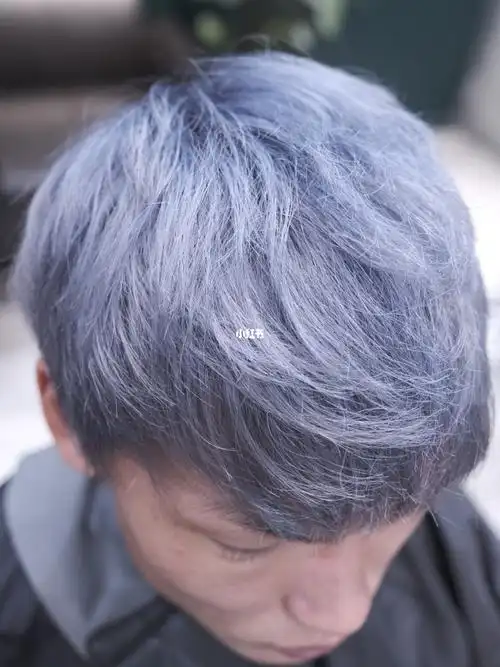 型男发色雾霾灰低调有内涵