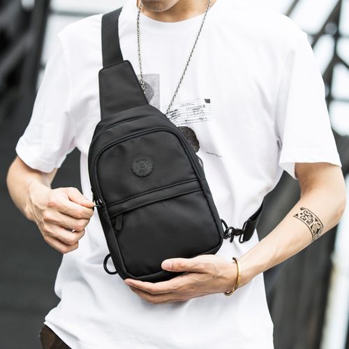 新款迪耐克思男包单肩包户外运动胸包斜挎包休闲男士挎包小包