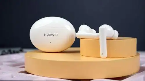 huawei freebuds 4i内置了10mm大尺寸动圈单元,这也