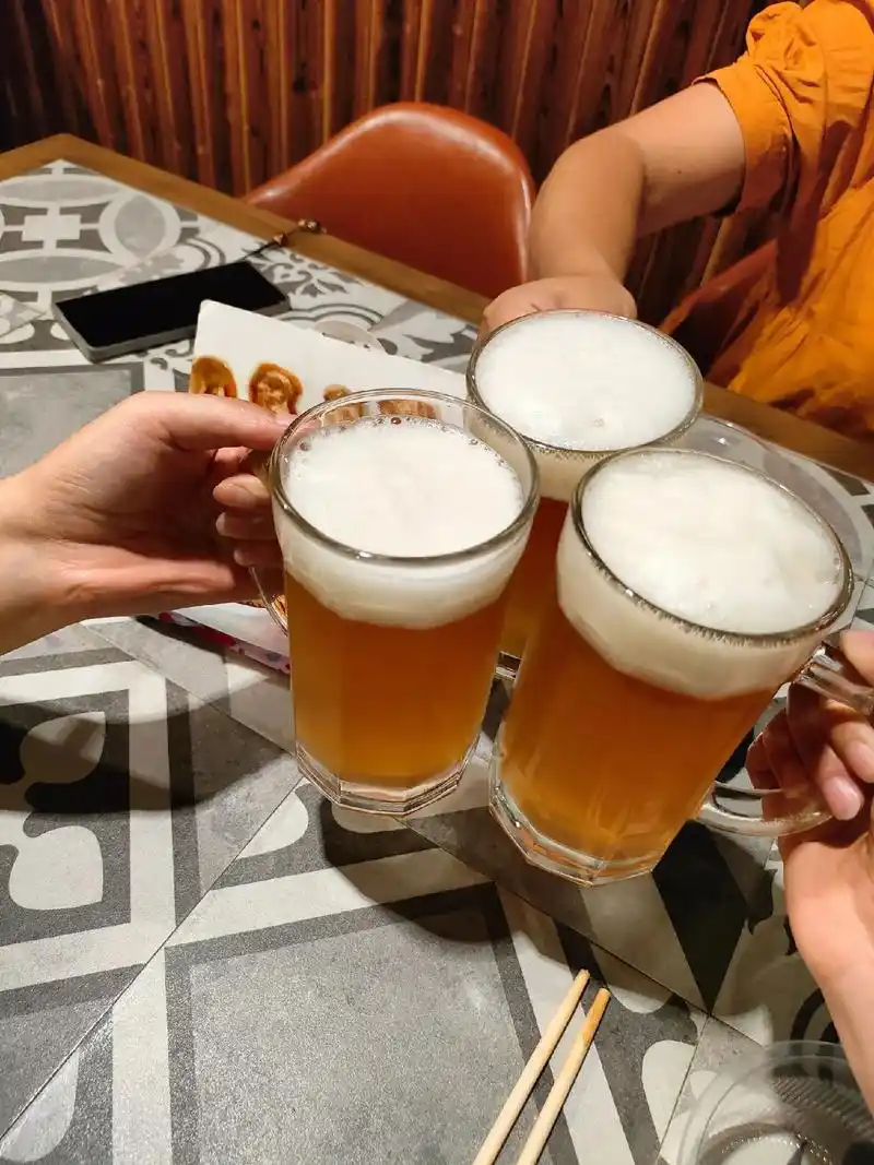 唯有喝酒解千愁 #敬往事一杯酒 #干杯969696 #小啤酒解心宽