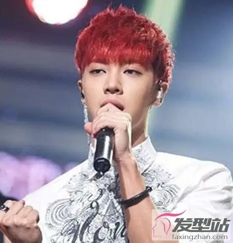 男生染什么发色好看 酒红色染发洋气又显白_发型站_最新流行发型设计