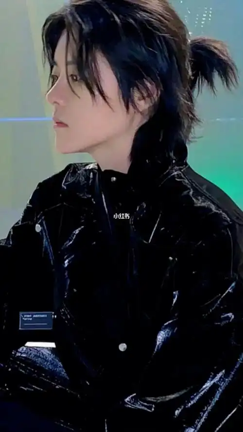 男生扎发狼尾武士头