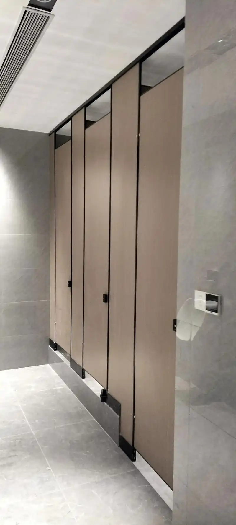 订制按装公共卫生间隔断 - 抖音