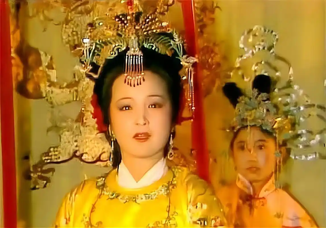 贾元春省亲,两次"针对"林黛玉,回贾府第一件事又为何是更衣?