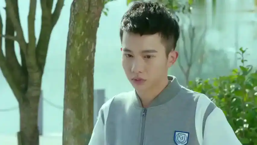 我们的少年时代:陆通主动找邬童,向邬童道歉示好,邬童偷笑!