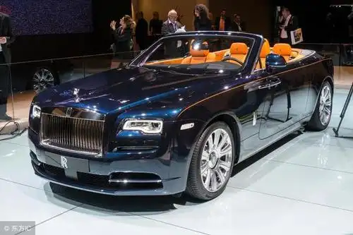 宝马7系敞篷!买一辆带着你心爱的姑娘兜风去吧!