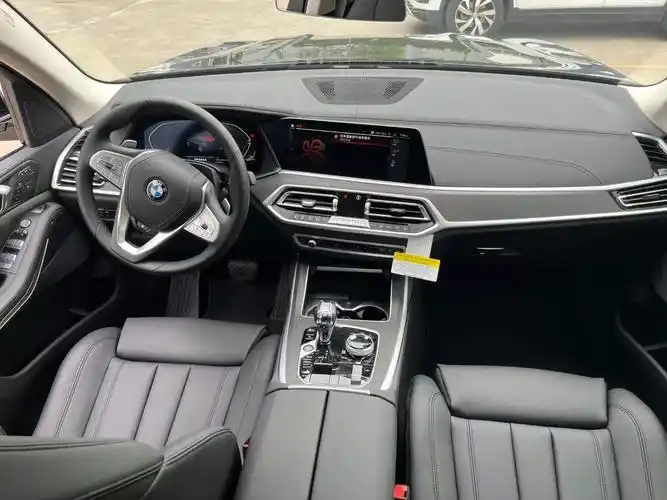 平行进口2023款宝马x7内饰外观如何