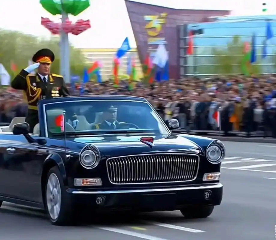 中国红旗阅兵车,威武霸气 - 抖音