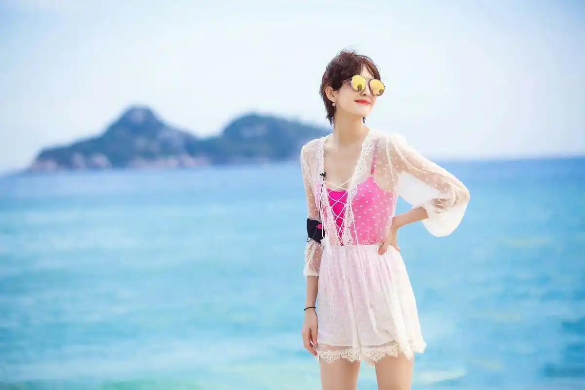 古力娜扎,花儿与少年泳装合集