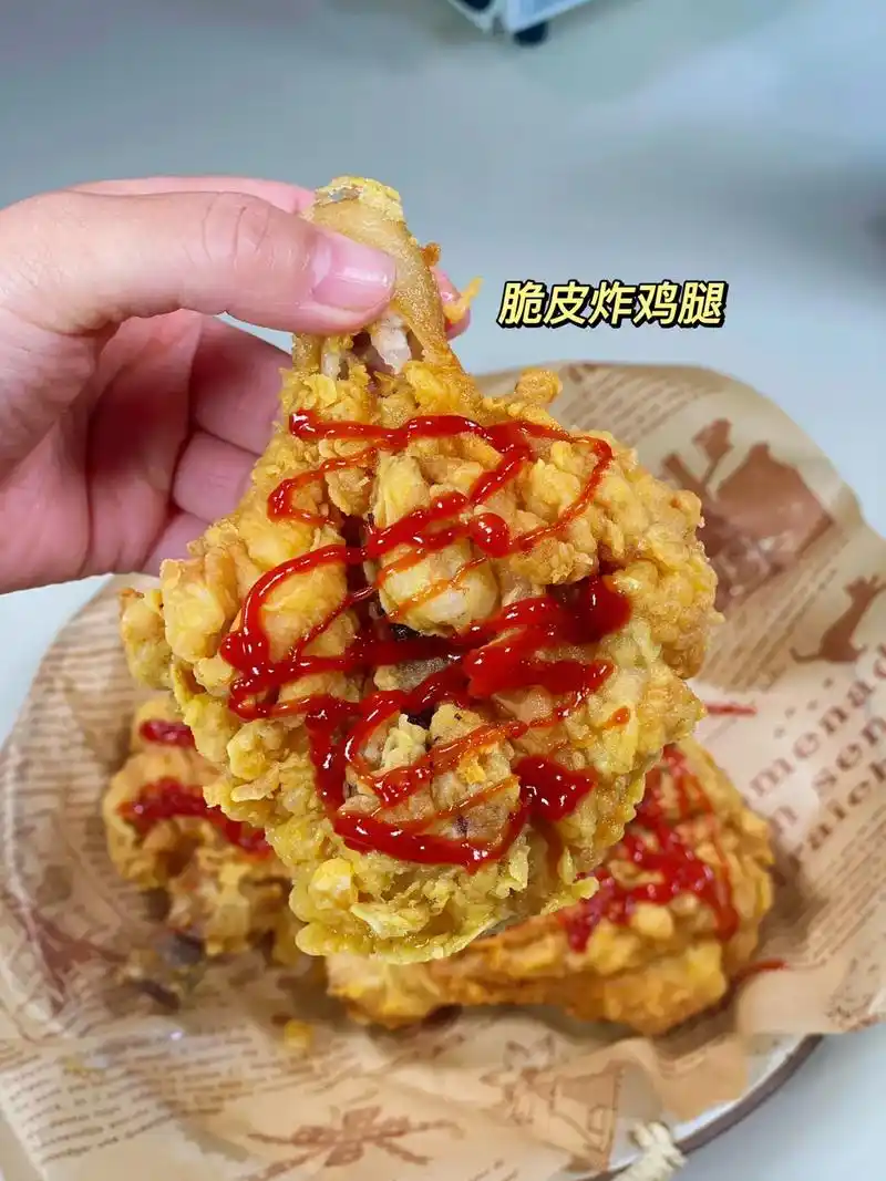 蜜汁脆皮炸鸡腿 食材:三个鸡腿 做法76腌制鸡腿:先把鸡腿用剪 - 抖