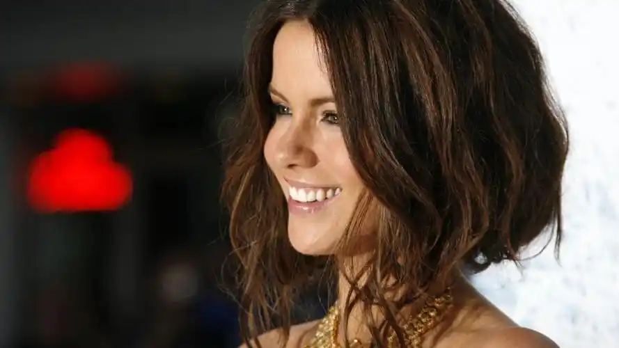 华丽的凯特贝琴萨壁纸