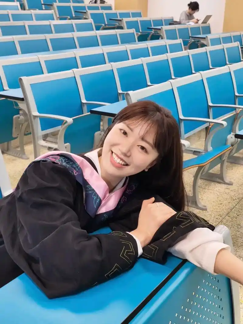 332295我的大学是明媚不忧伤的青春.