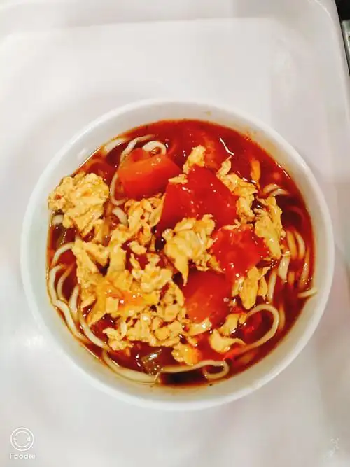 鸡蛋西红柿面7元/碗(制作人何振鹏)