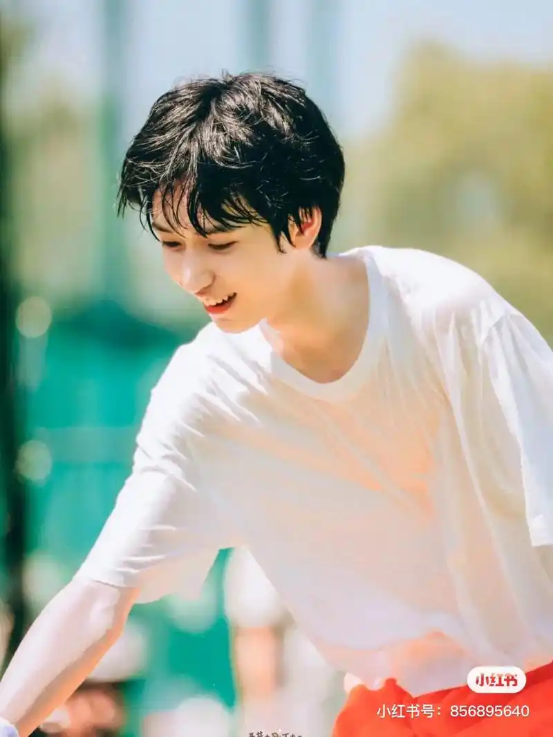 严浩翔2.今天真是阳光明媚的一天啊,看得出来是个bb的好日子 - 抖音