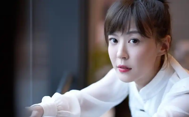 李金铭白衫甜美写真图片66