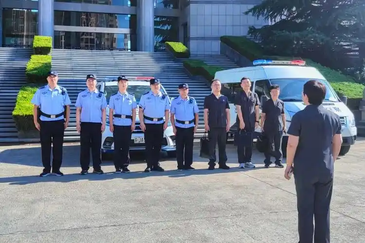 不惧"烤"验  "执"击现场 | 建湖法院开展集中执行行动