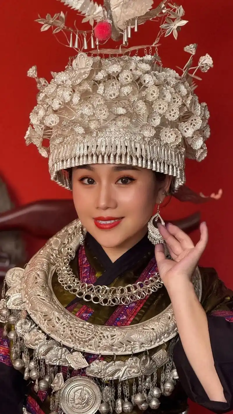 今日推荐黄平传统盛装 #三苗五色民族服饰自拍馆 #总要穿一 - 抖音