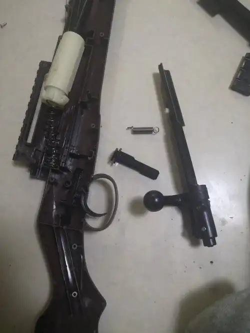 玩具枪98k卸开后怎么组装上