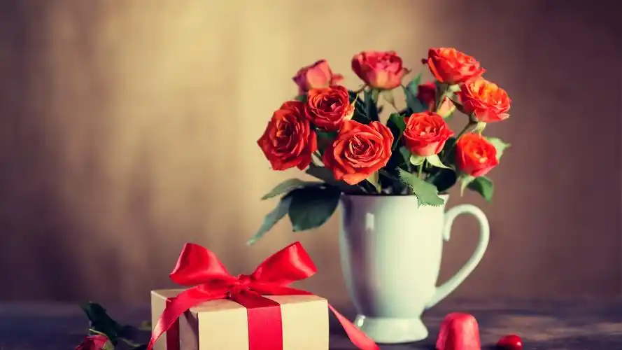 壁纸 红玫瑰,杯子,礼物,浪漫 3840x2160 uhd 4k 高清壁纸, 图片, 照片
