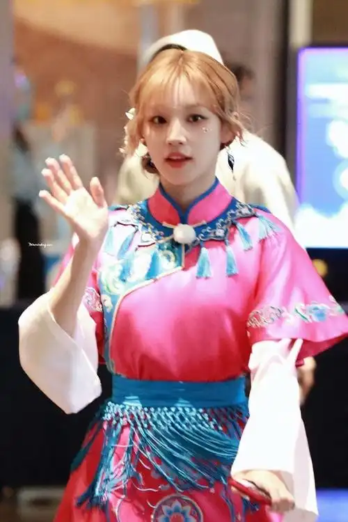 宋雨琦戏装##宋雨琦奔跑吧民族风造型