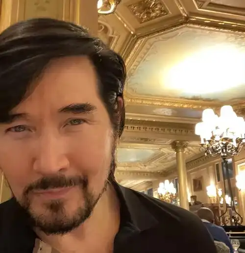 自己很后悔,当年阻碍儿子认爱的行为,叶倩文谈当年费翔的母亲毕丽娜