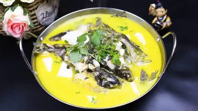 黄骨鱼汤怎么炖才好喝?饭店大厨教你不外传的秘诀,汤浓肉不腥