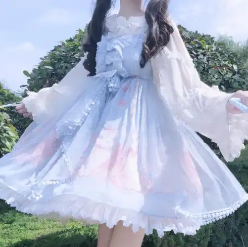 jk洛丽塔头像往心里装一些阳光和花海再多装一些少女心