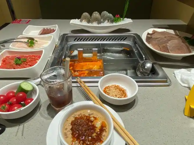 一个人逛街一个人吃海底捞