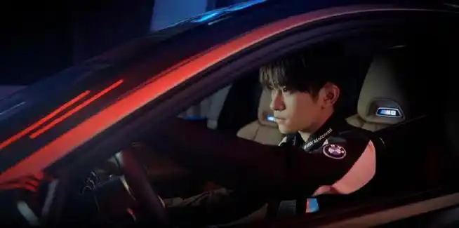 易烊千玺宝马新生代代言人##蓝天白云 定会如期而至