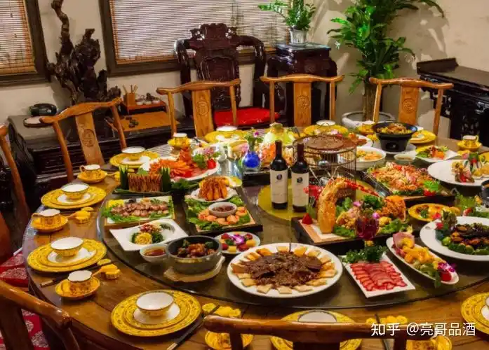 中秋待客选茅台还是五粮液好行家要实惠选这2款