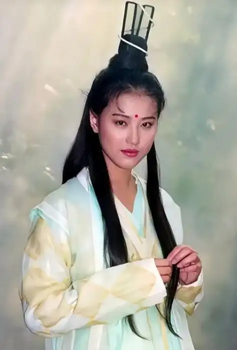 57岁,她美而自在——周海媚