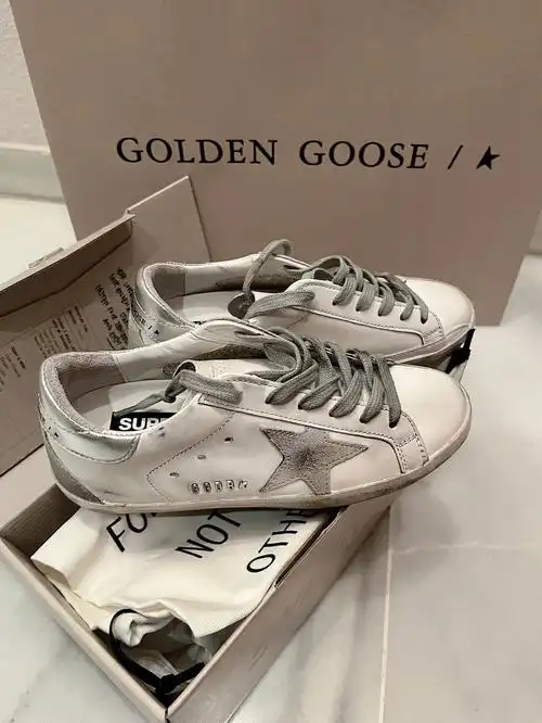 golden goose的银尾小脏鞋平时匡威穿36 这双也是36鞋盒里还送了防尘