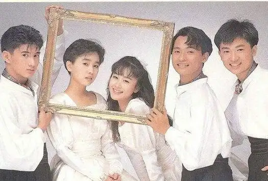 欢欢遗体土葬父亲周边墓园 第二任前夫带女参加