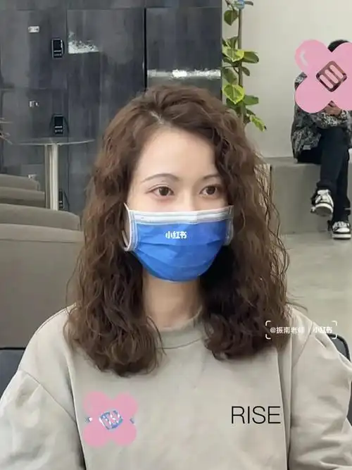 小姐姐的要求也是发根蓬松,显发量,安排了这款羊毛卷,图5是卷杠子图片