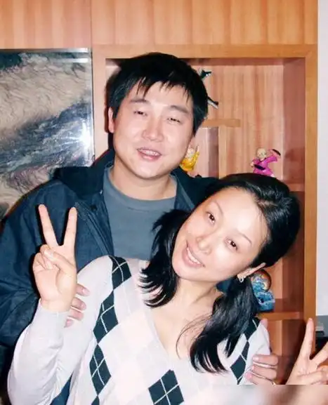 居鹏后来被人袭击不治身亡,也是因此才被爆出孙悦在和居鹏在一起的