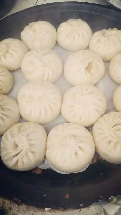 热气腾腾的大包子出锅啦.