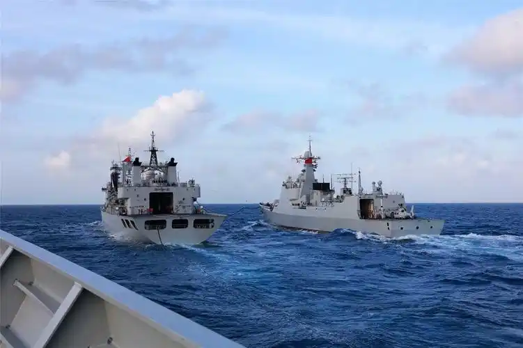 当地时间2月20日,中国海军南海舰队远海训练编队在东印度洋进行武力
