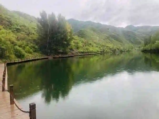 牛角湖-"牛角湖是位于怀柔区西北部的宝山镇,在牛圈."-大众点评移动版