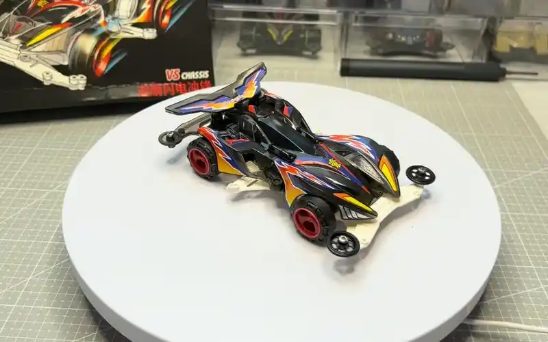 四驱兄弟 vs底盘闪电冲锋 白底黑透 帅~ 新款大新_哔哩哔哩_bilibili