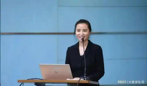 施一公妻子曾以高考状元身份考取清华, 一对龙凤胎孩子聪明又可爱