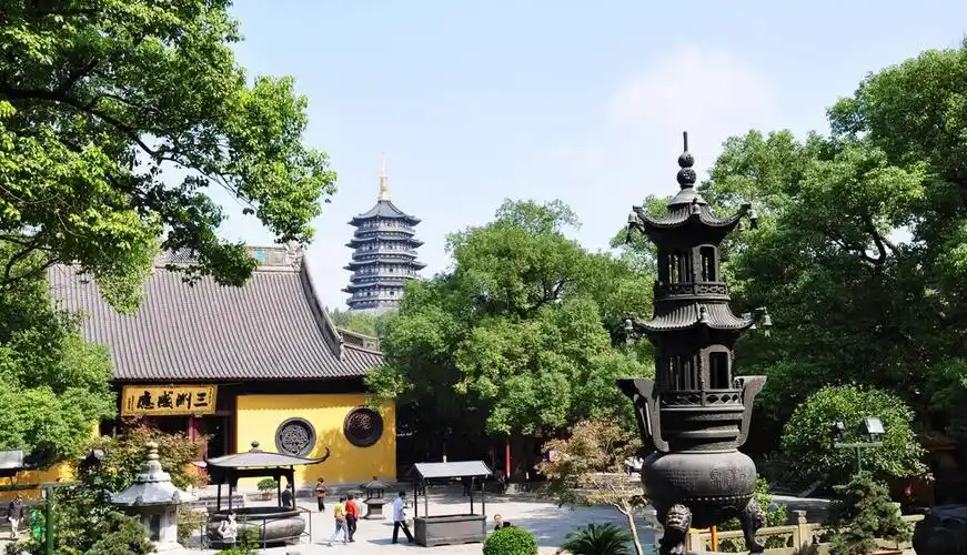 西湖十景南屏晚钟